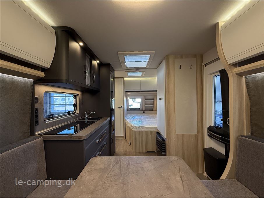 Hobby De Luxe 460 UFe DK Line